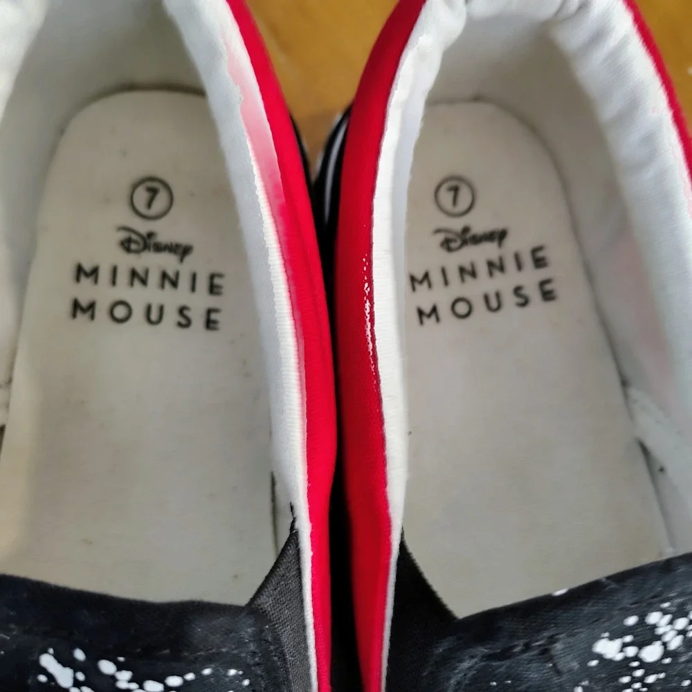 Disney Minnie Mouse Ground Up Slip On Sneakers Red Black Splatter classic fun‎
